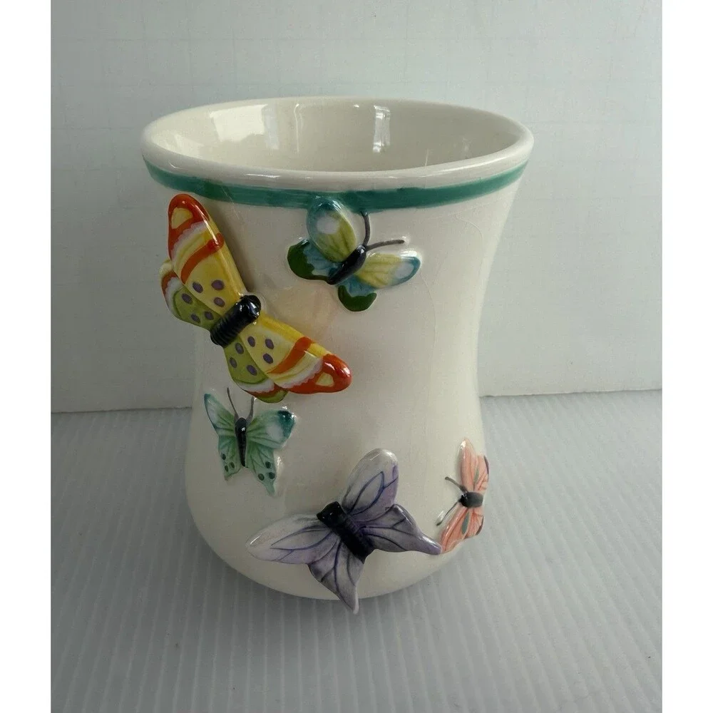 Allure 3D Butterfly Cup Vase Holder Y2K Bathroom Decor Cottage Core Shabby Chic